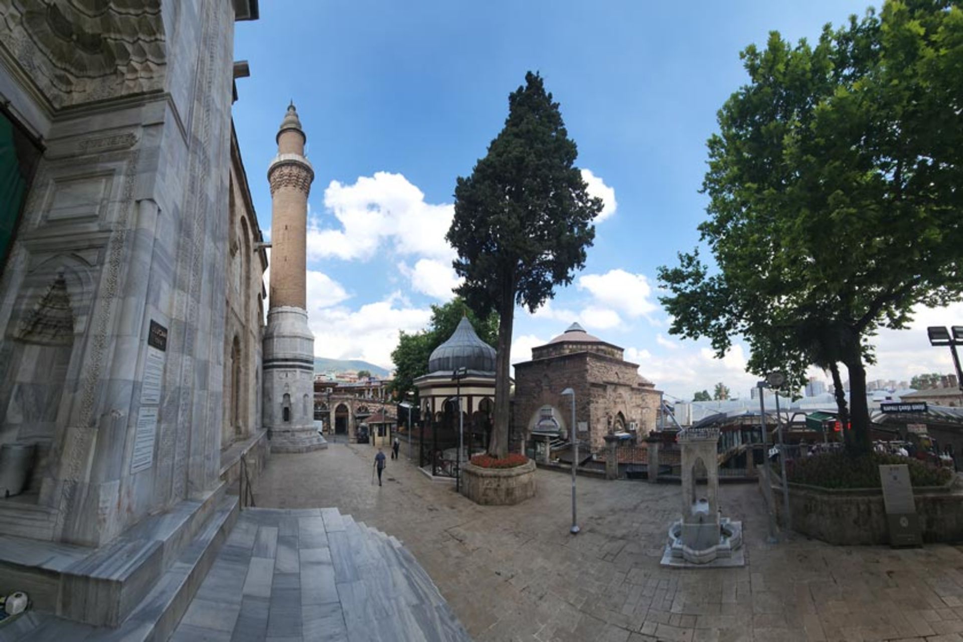 مناره و ورودی مسجد جامع بورسا
