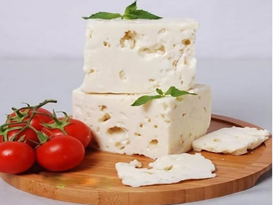 پنیر لیقوان و گوجه فرنگی