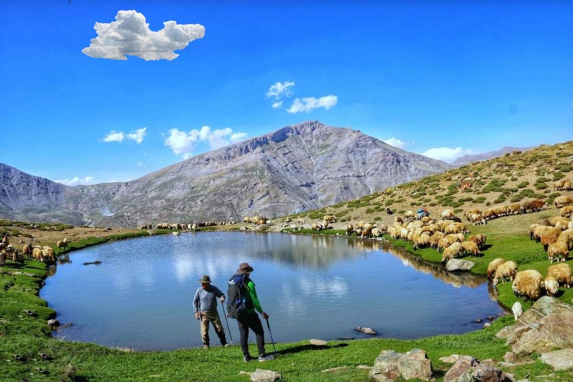 دریاچه قله هلگورد