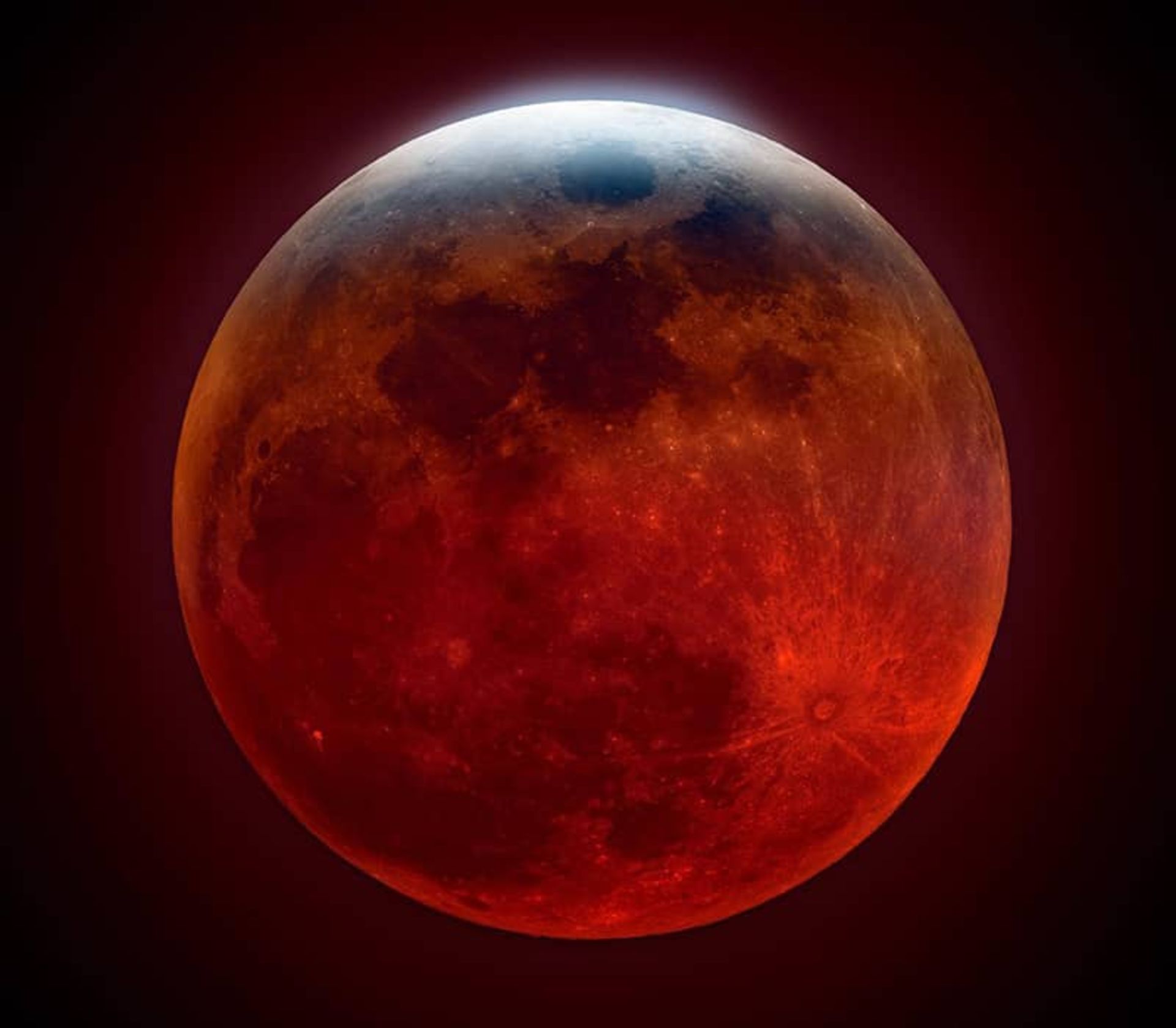 تصویر یک سیاره به رنگ قرمز