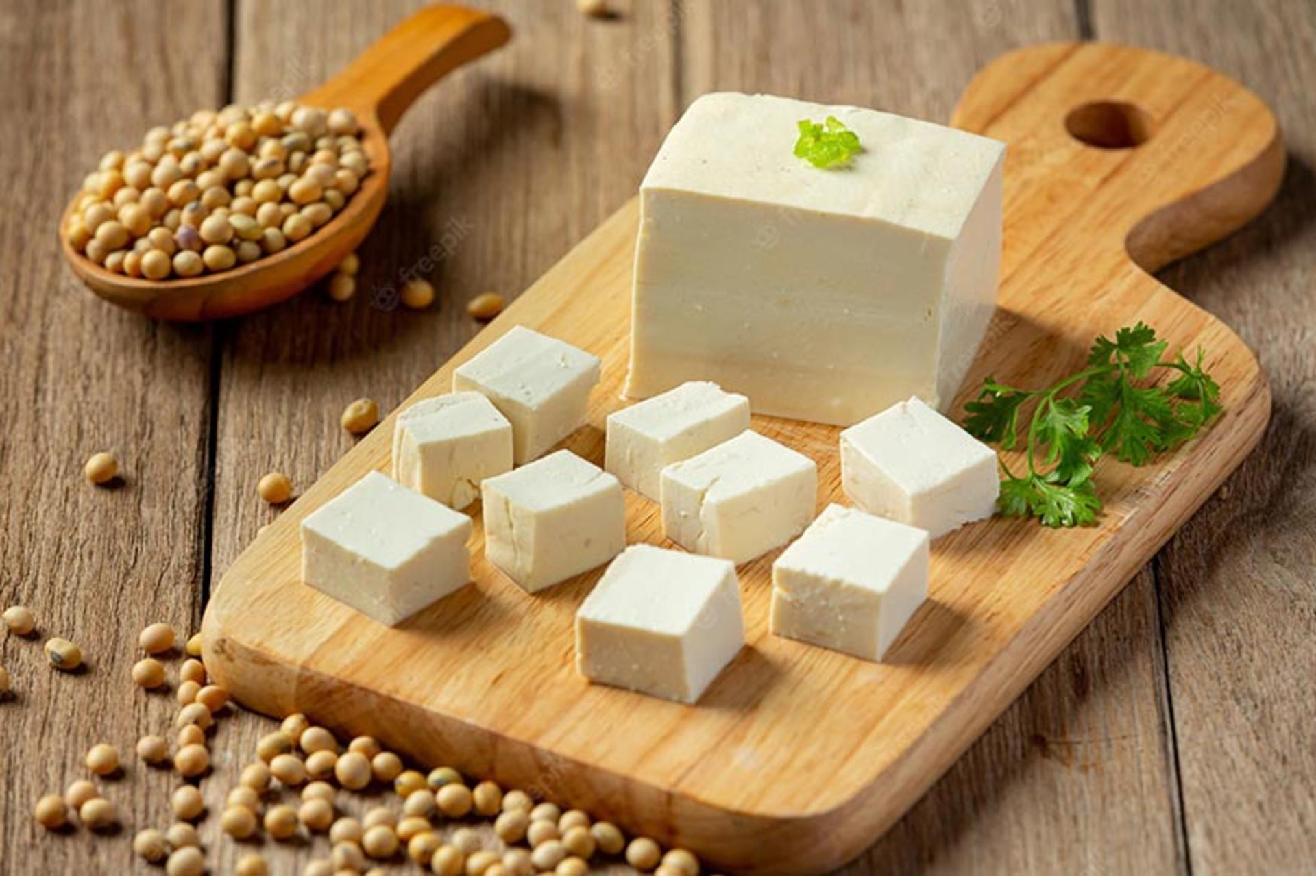 پنیر توفو برش خورده