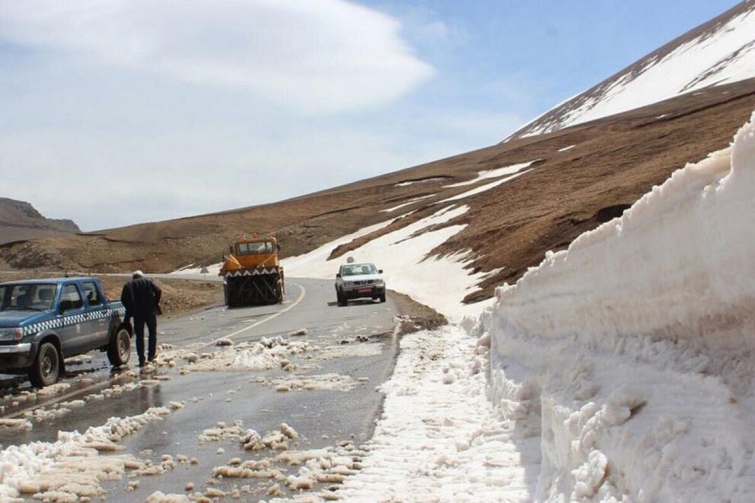 بارش برف در محور جدید هشتگرد به سمت طالقان در پاییز ۱۴۰۱
