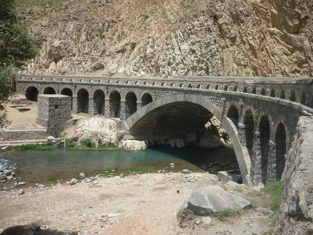 پل سنگی آمل روی رودخانه لار