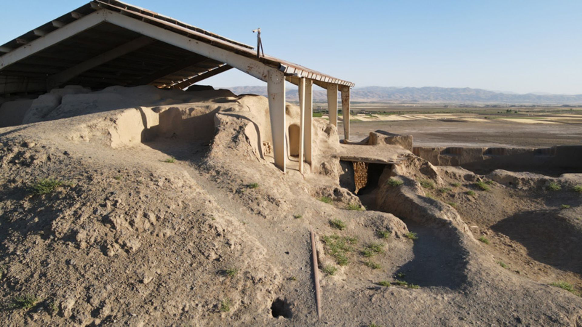 نمای جلویی ارگ نوشیجان