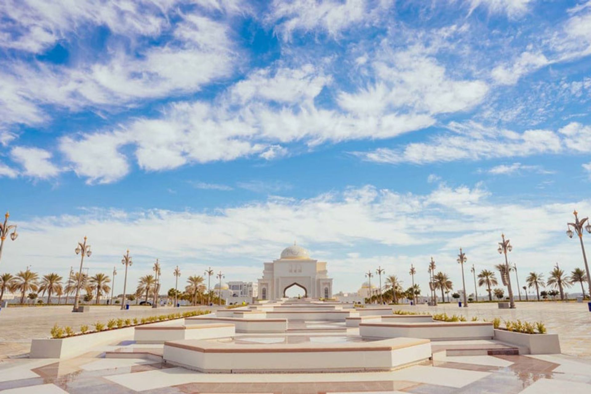 بنای قصر الوطن