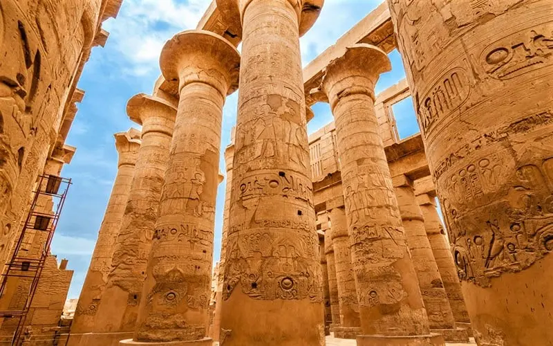 ستون های تاریخی در الاقصر مصر، منبع عکس: egypttoursportal.com، عکاس: ناشناس