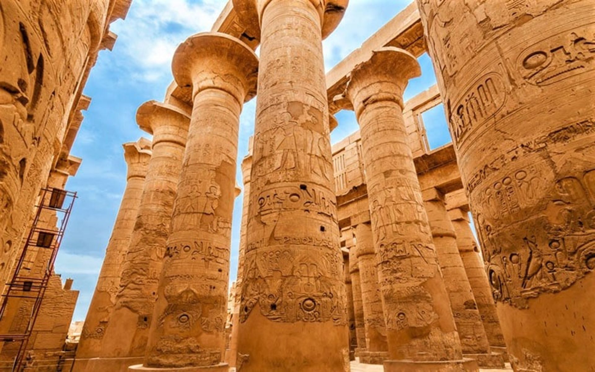 ستون های تاریخی در الاقصر مصر، منبع عکس: egypttoursportal.com، عکاس: ناشناس