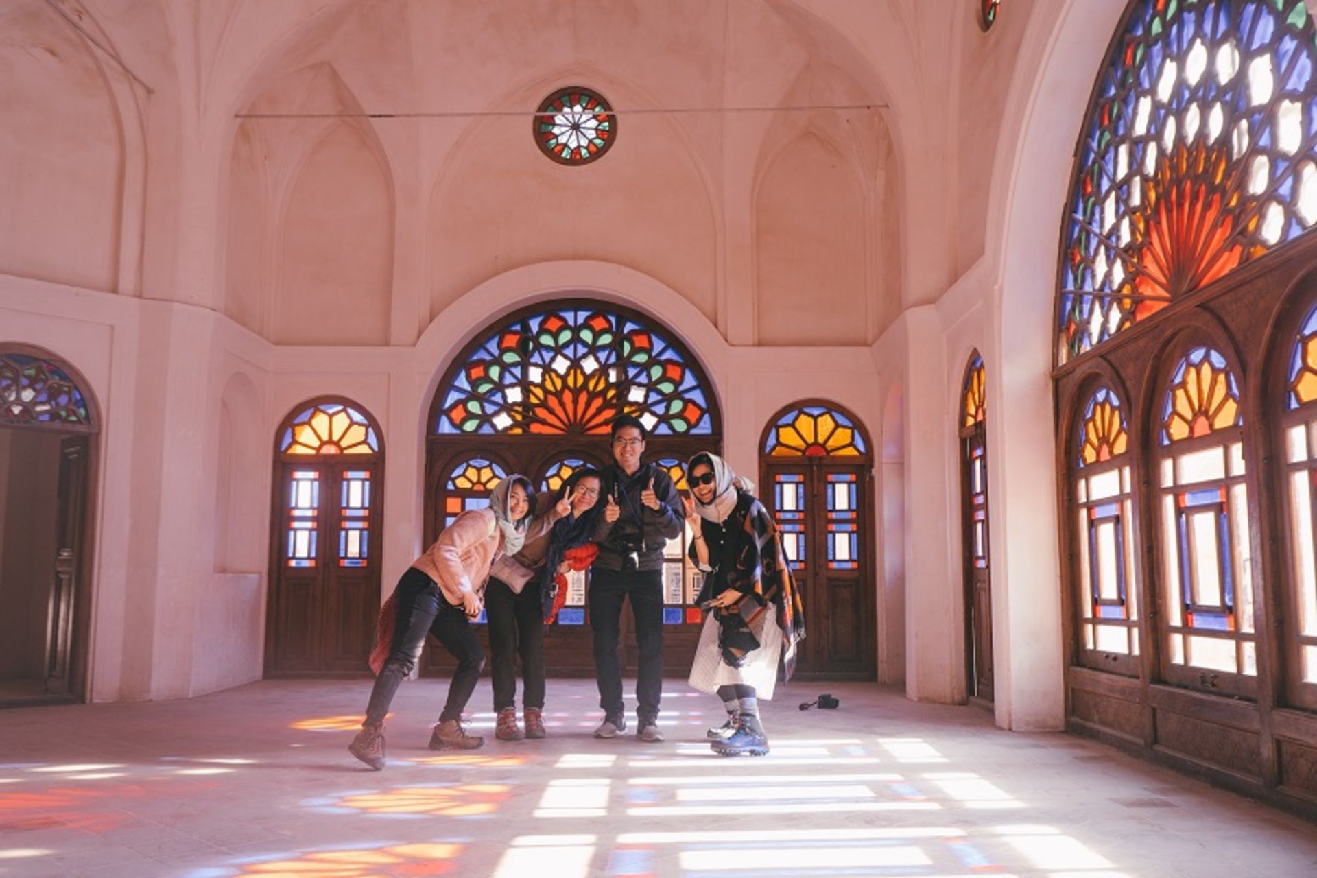 گردشگران چینی در ایران؛ منبع: friendlyiran.com