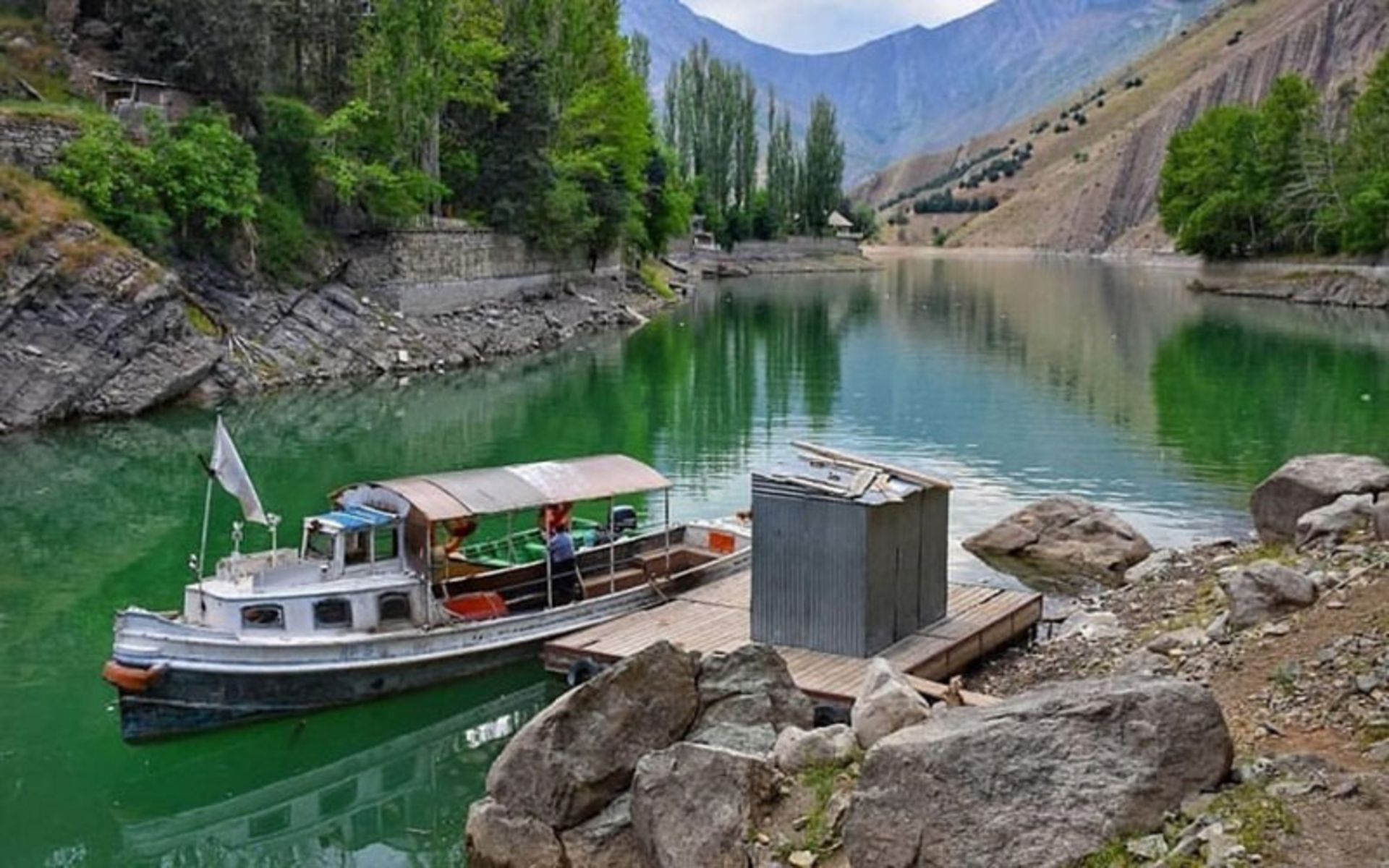 قایق‌ واریان؛ منبع عکس: fr.irandestination؛ عکاس: نامشخص