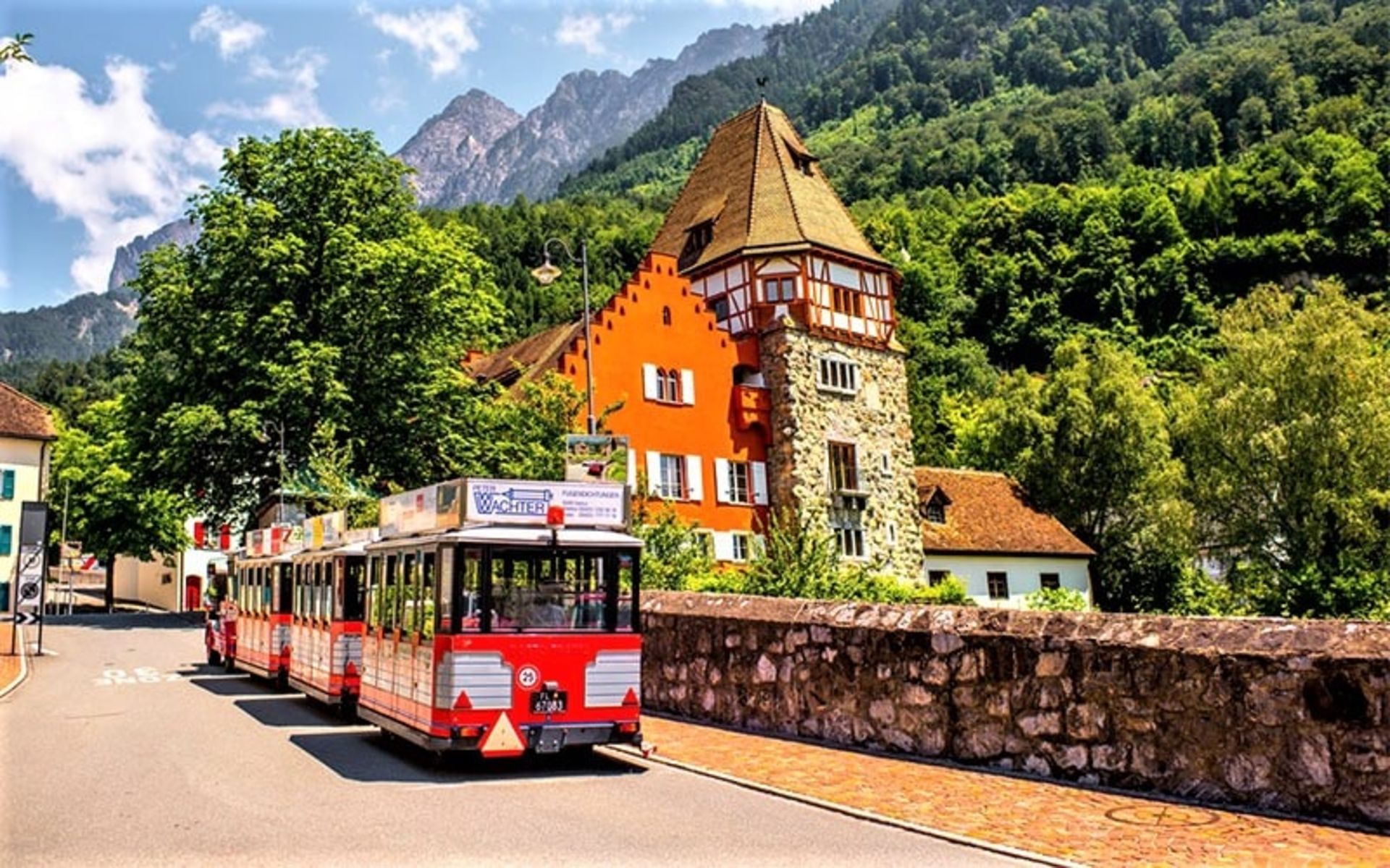 خانه های سنتی در لیختن اشتاین، منبع عکس: unsplash.com، عکاس: M. X 