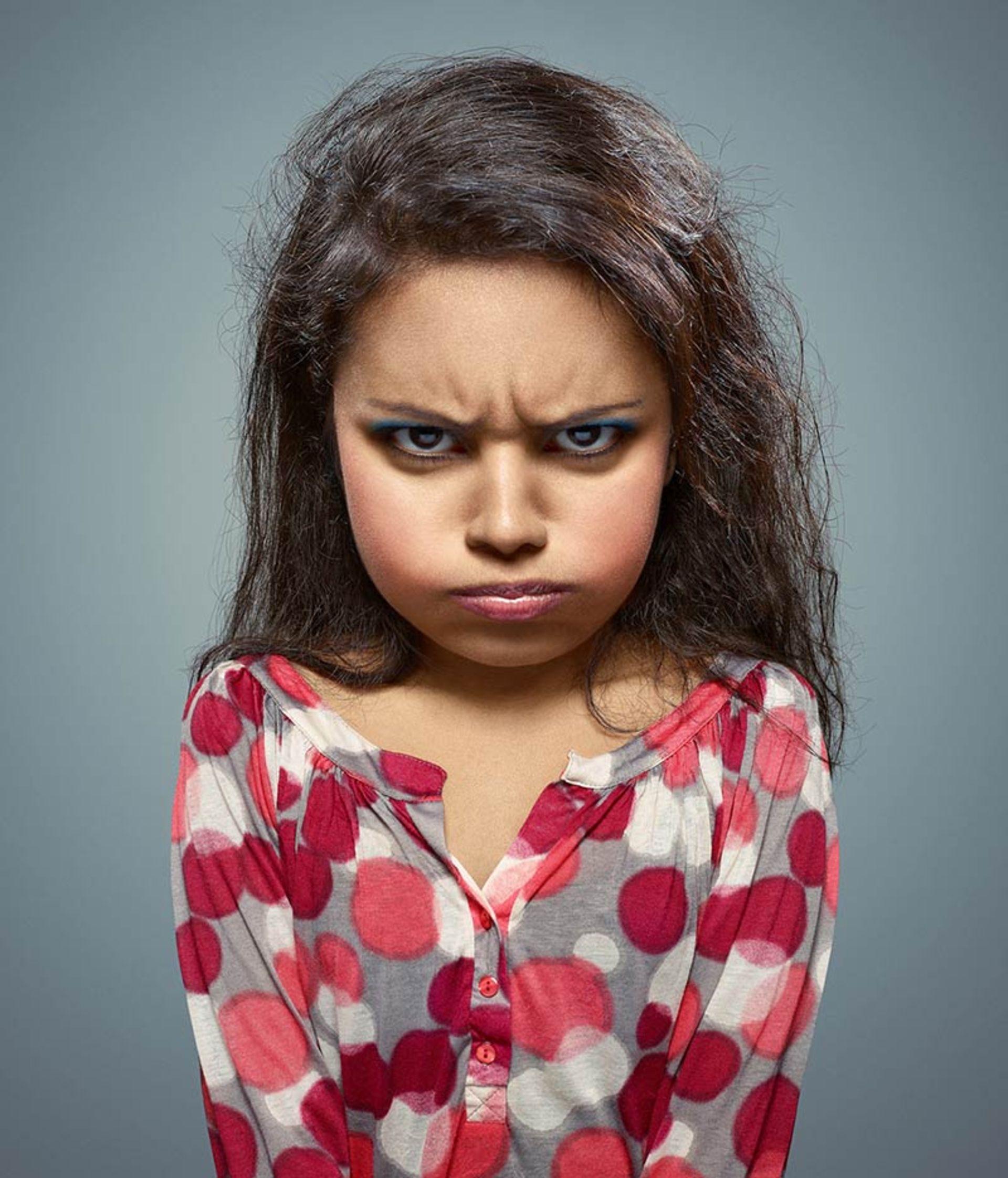 زن عصبانی در لباس کودک؛  اثر Cristian Girotto