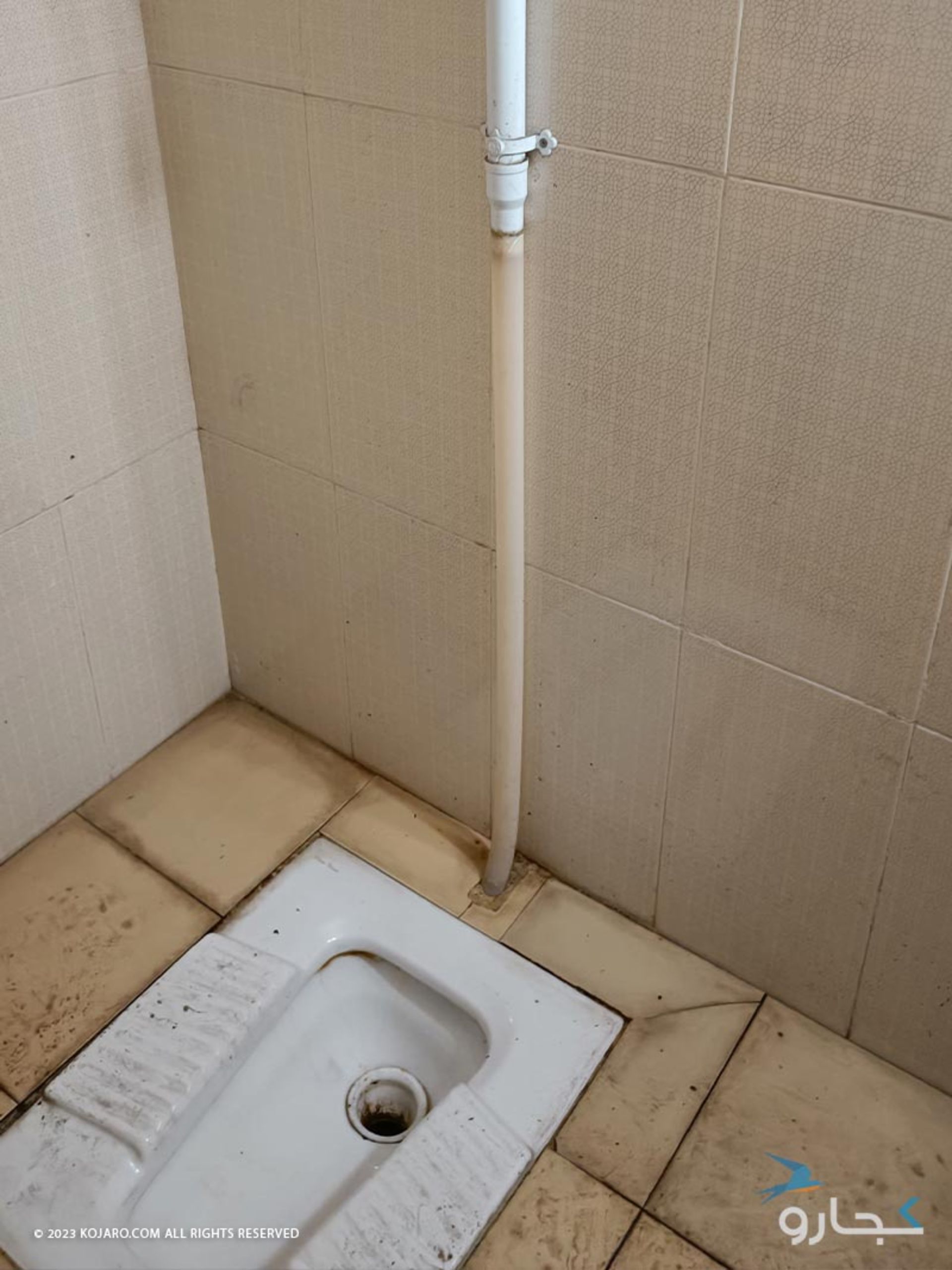 وضعیت بد سرویس بهداشتی موزه باستان‌شناسی رشت؛ منبع: کجارو