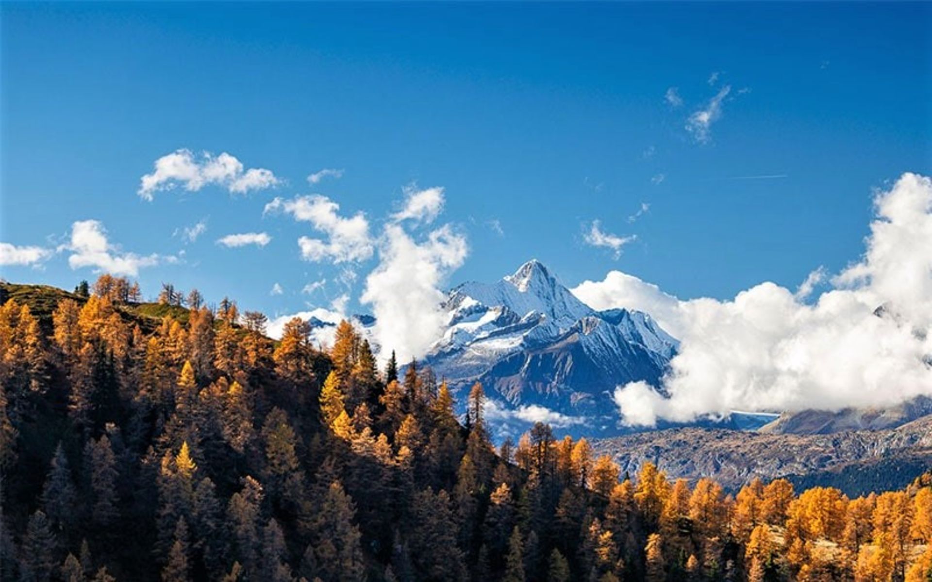 کوهستان برفی در سوئیس