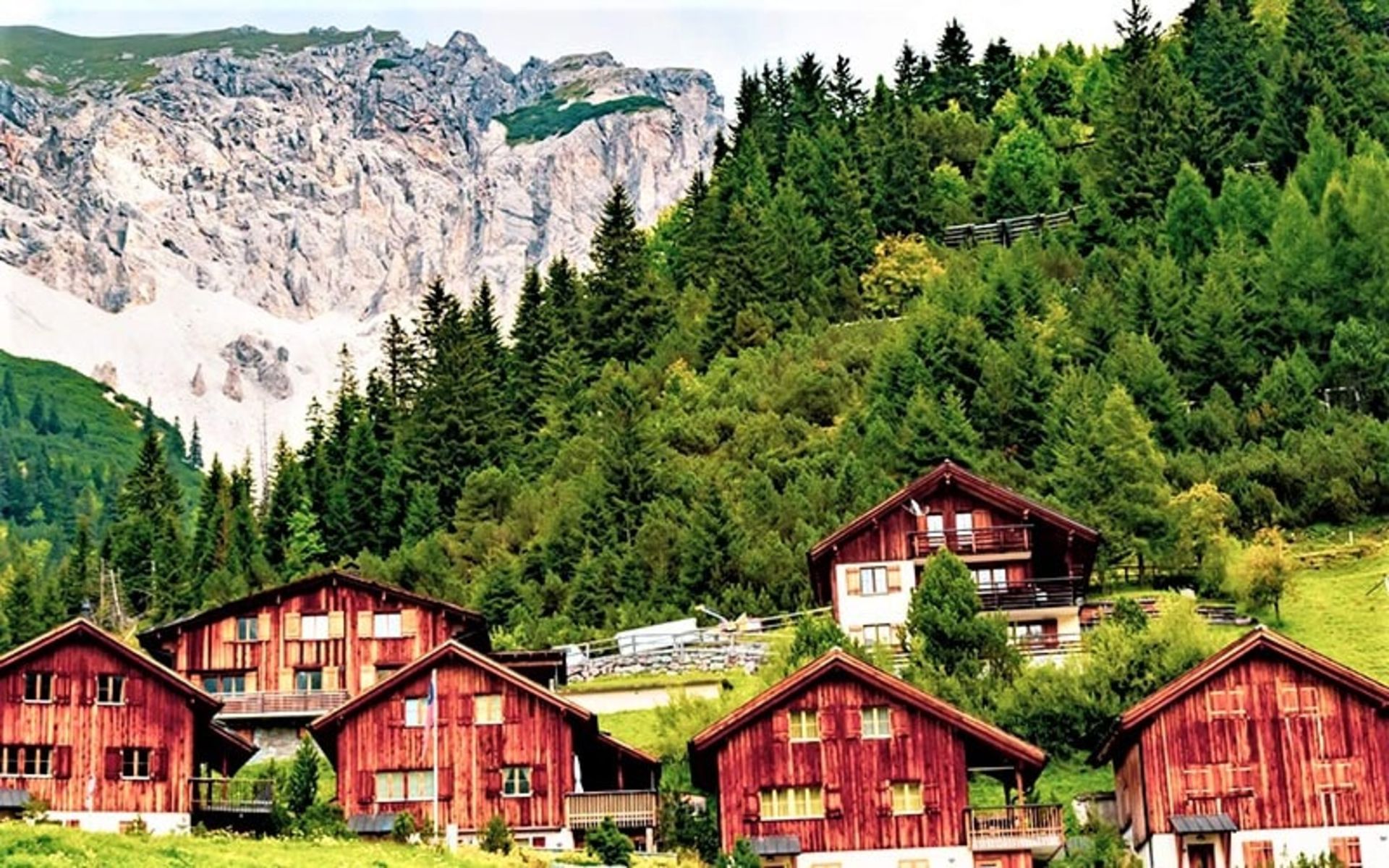 کلبه های چوبی در کشور لیختن اشتاین، منبع عکس:ryderwalker.com، عکاس: ناشناس  