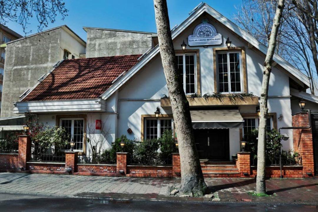 کافه رستوران گیلان گراند در رشت؛ منبع عکس: grand.restaurant؛ عکاس: نامشخص