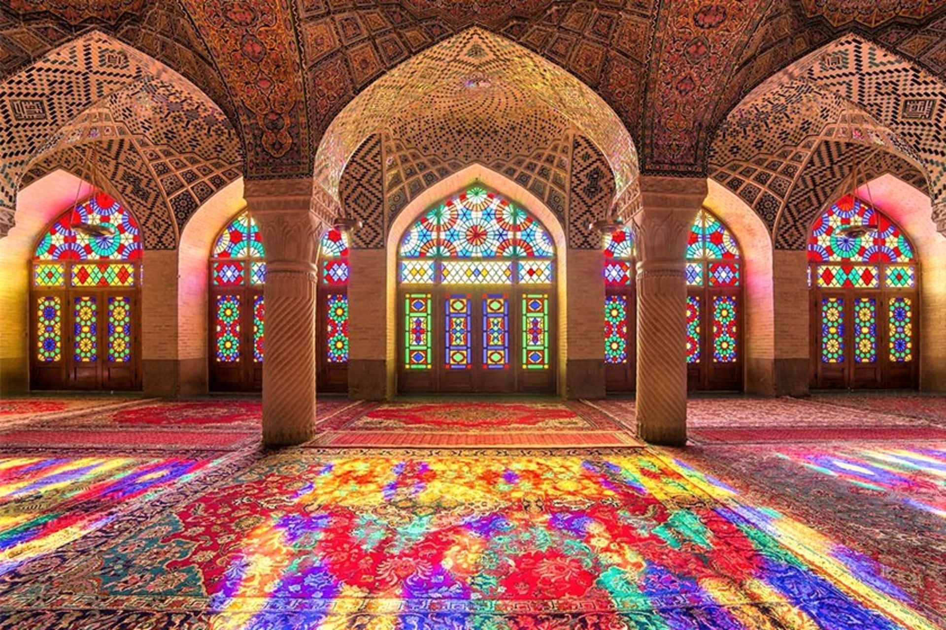 مسجد نصرالملک شیراز، منبع عکس: cntraveler.com، عکاس: ناشناس