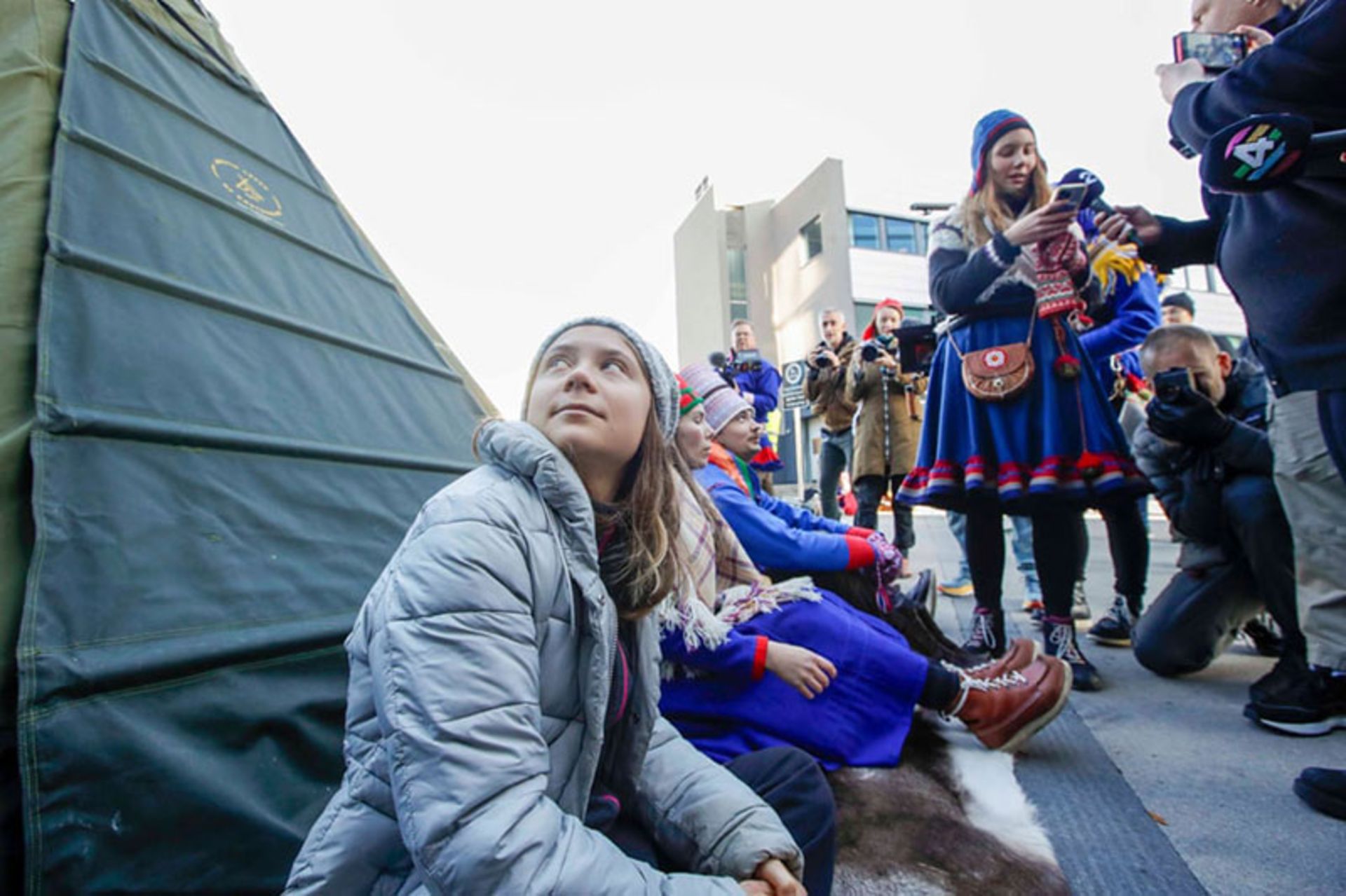 تجمع اعتراضی فعالان محیط زیست در اسلو نروژ؛ منبع عکس: theguardian؛ عکاس: Emilie Holtet