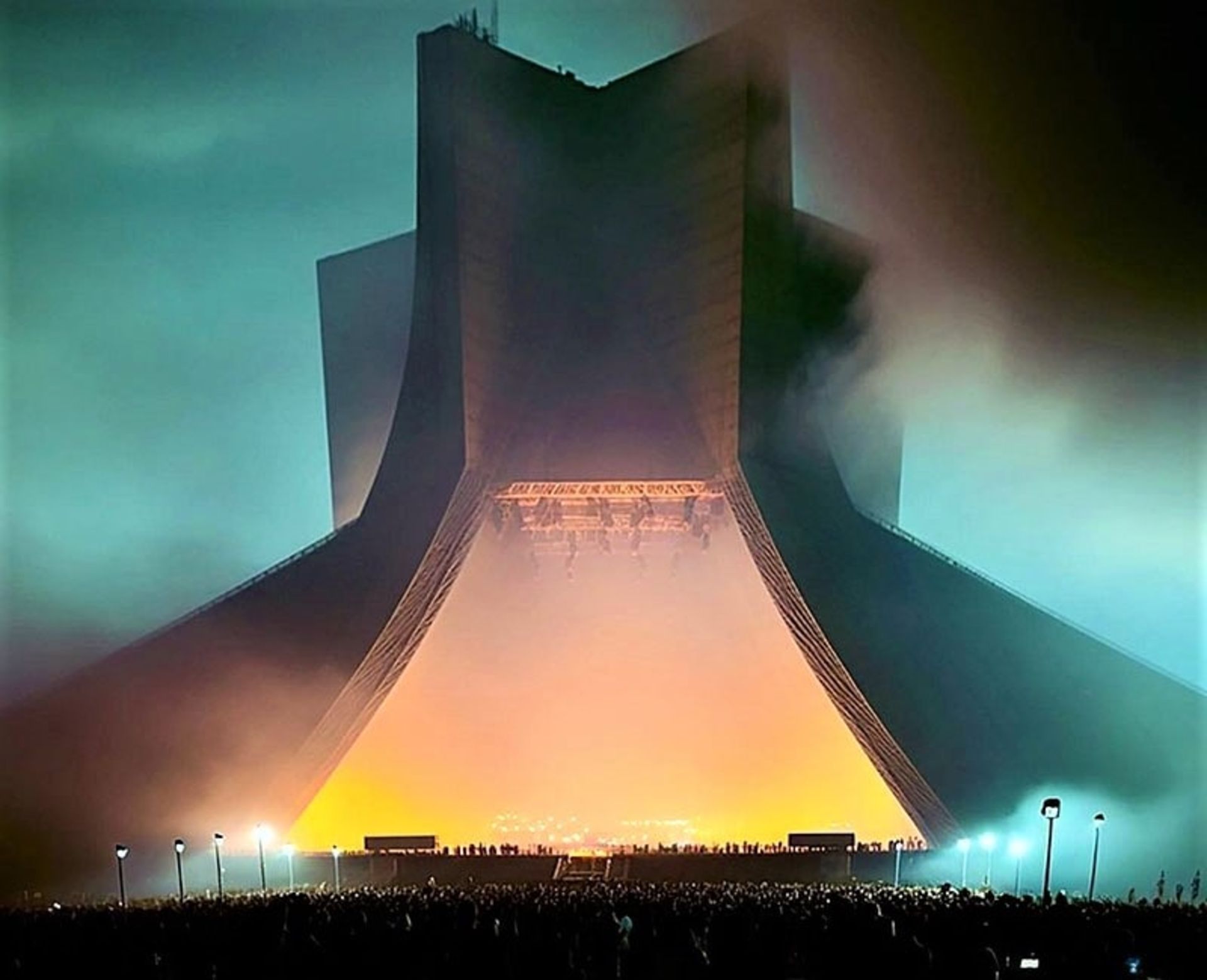 تبدیل برج آزادی به محل کنسرت با هوش مصنوعی