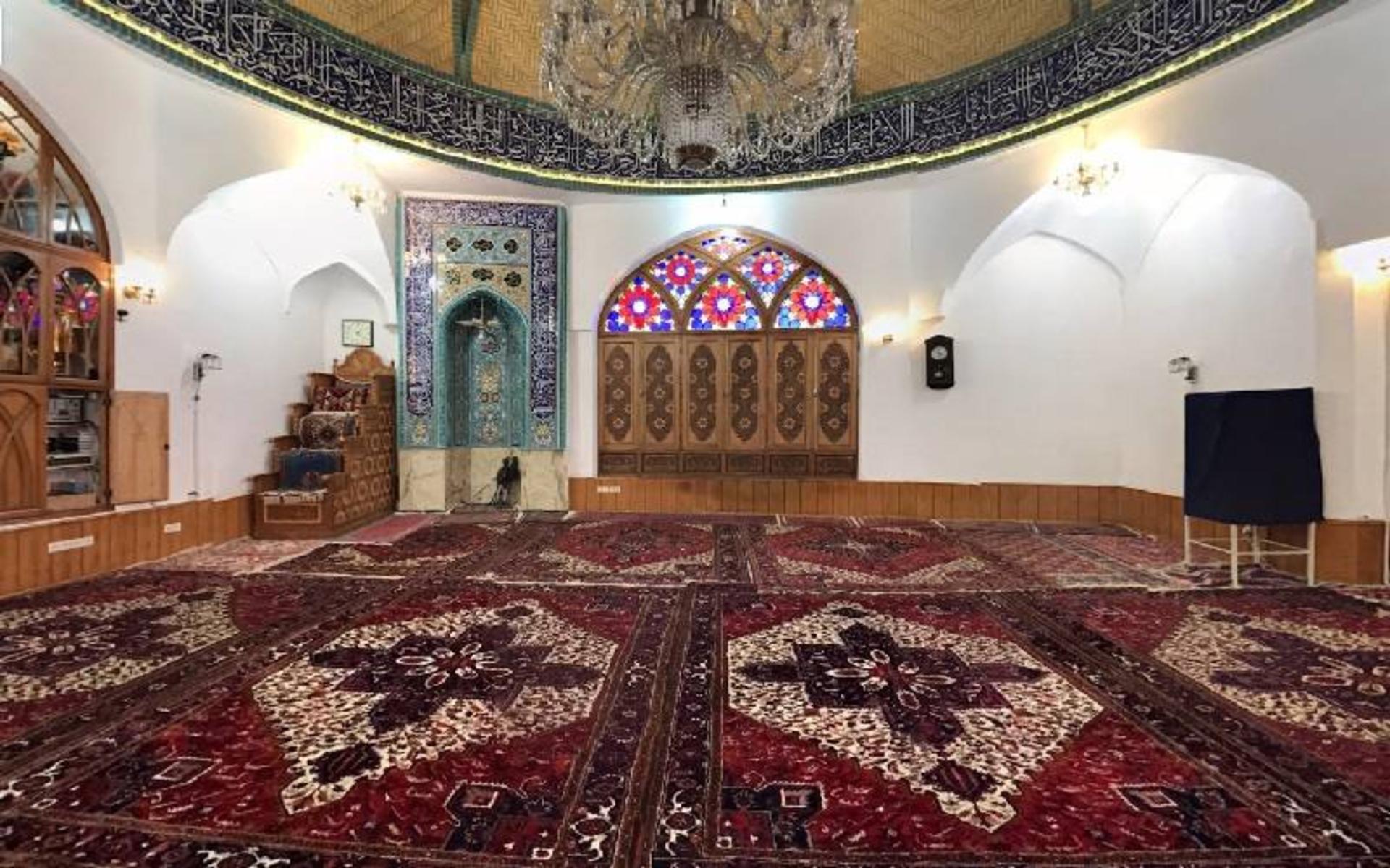 طراحی فضای داخلی مسجد عالی قاپو؛ منبع عکس: گوگل مپ؛ عکاس: sadegh keighobady