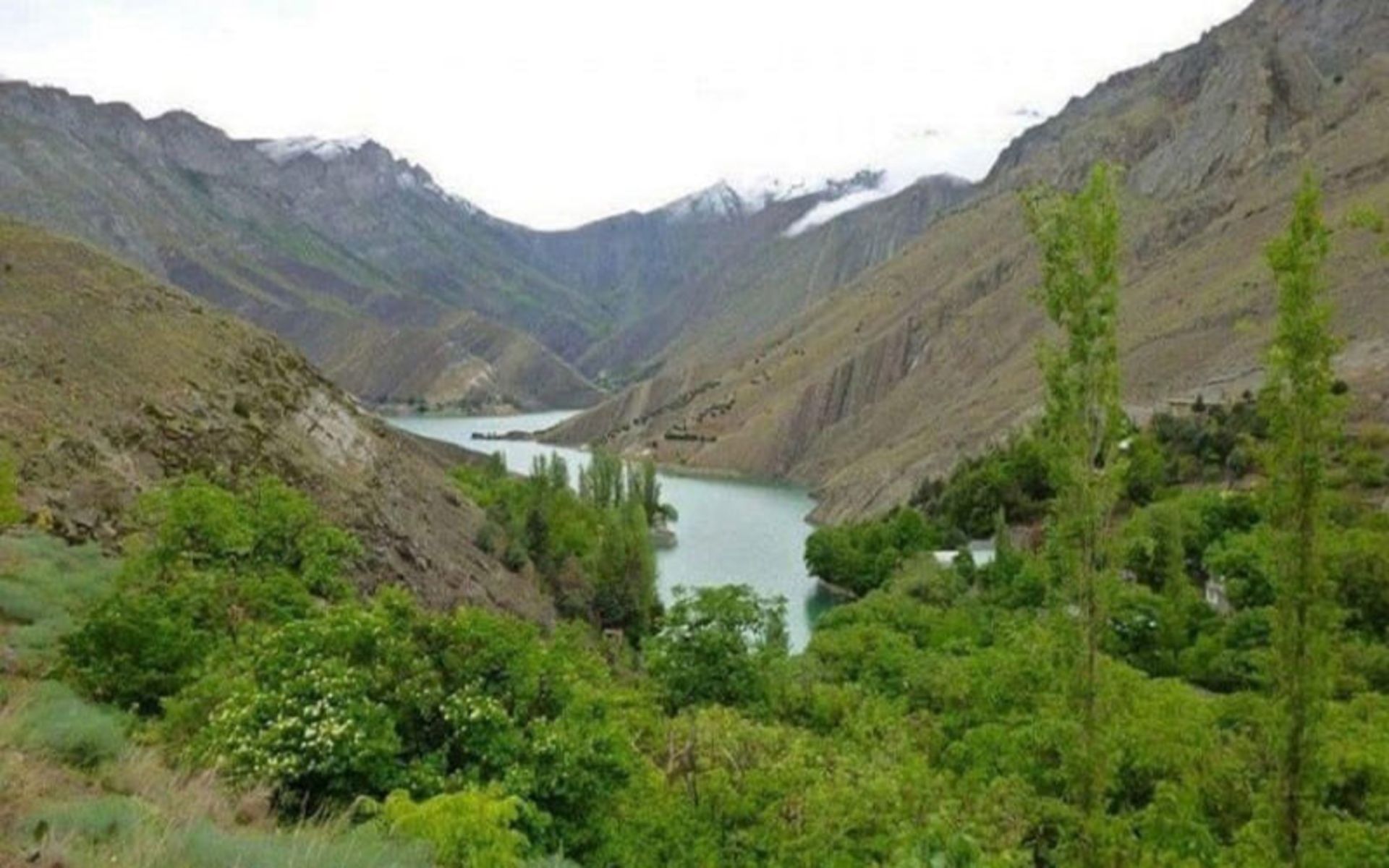 چشم انداز سر سبز روستای واریان؛  منبع عکس: پینترست؛ عکاس: نامشخص