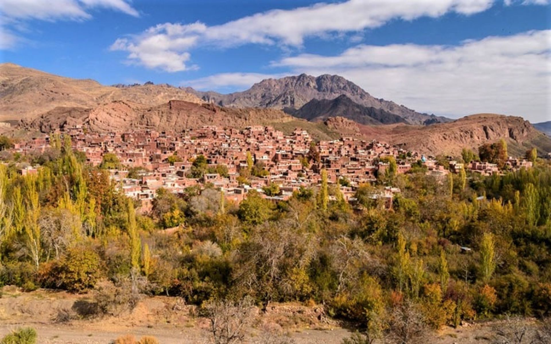 نمای خانه روستایی در ابیانه، منبع عکس: travel-tour-guide.com، عکاس: ناشناس
