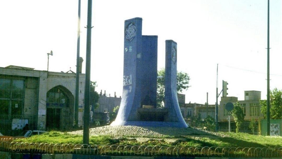 میدان قدیمی عالی قاپو؛ منبع عکس: بلد؛ عکاس: نامشخص