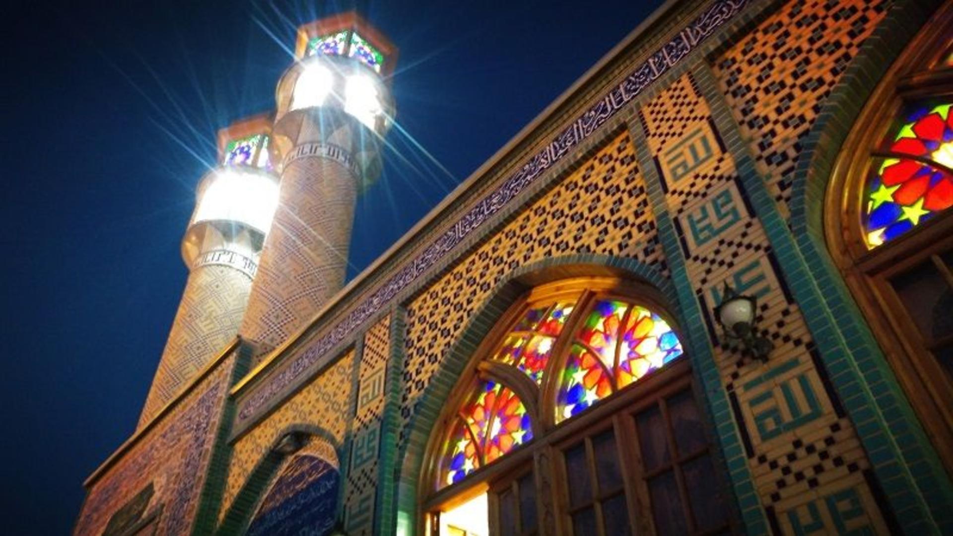 گلدسته های مسجد عالی قاپو؛ منبع عکس: گوگل مپ؛ عکاس: Faramarz Taheri