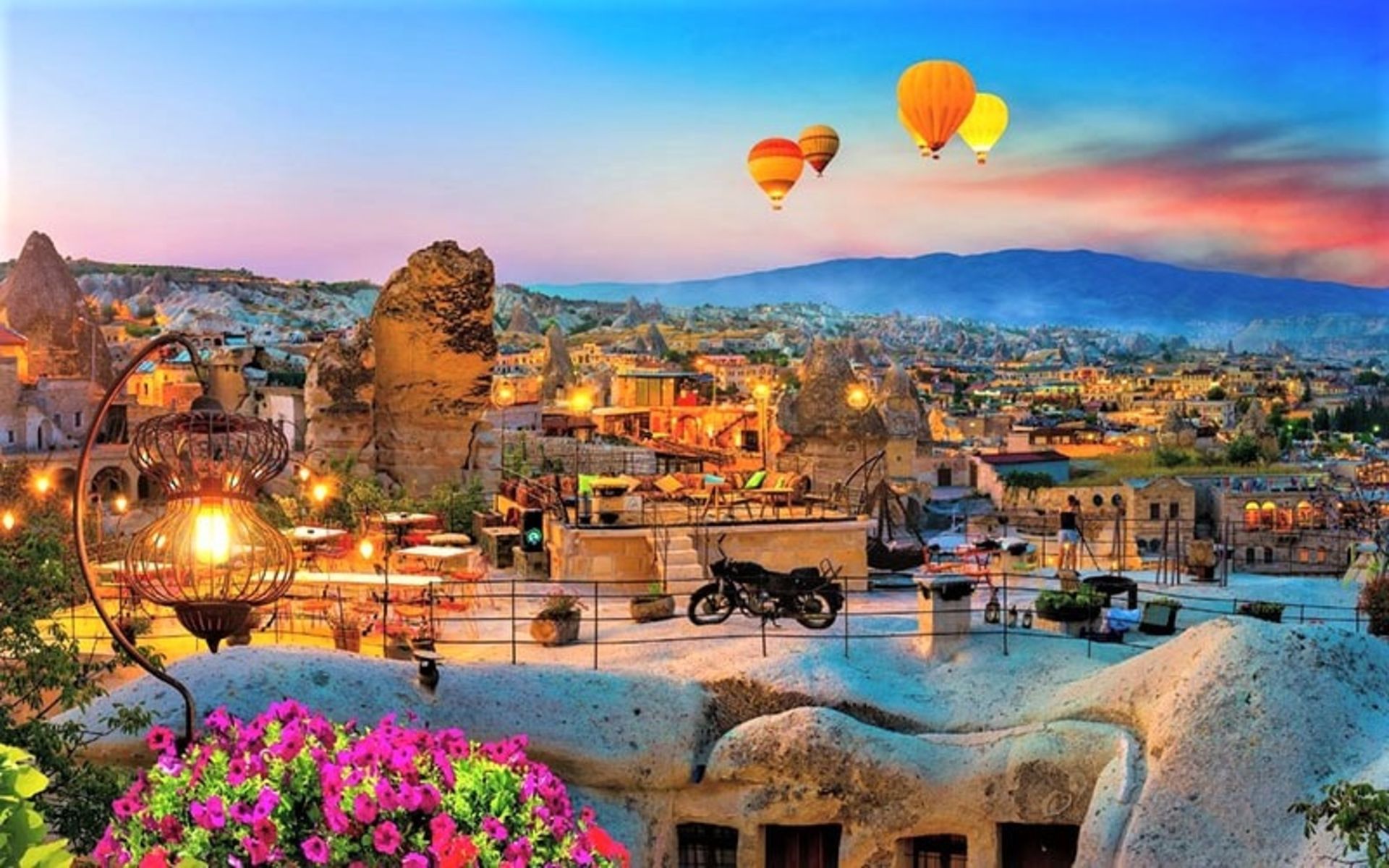 بالون سواری بر فراز کاپادوکیه ترکیه، منبع عکس: tourscanner.com، عکاس: ناشناس