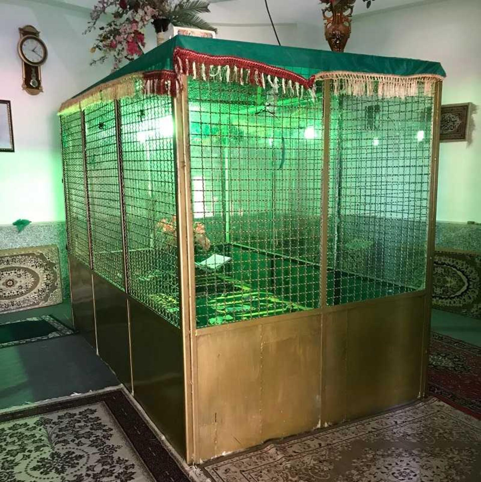 ضریح مقبره لوط نبی در رباط کریم؛ منبع عکس: گوگل مپ؛ عکاس: امین پولانی
