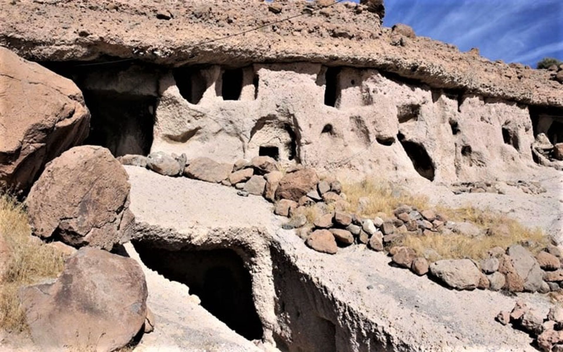 روستای صخره ای میمند، منبع عکس: iranvegantravel.com، عکاس: ناشناس