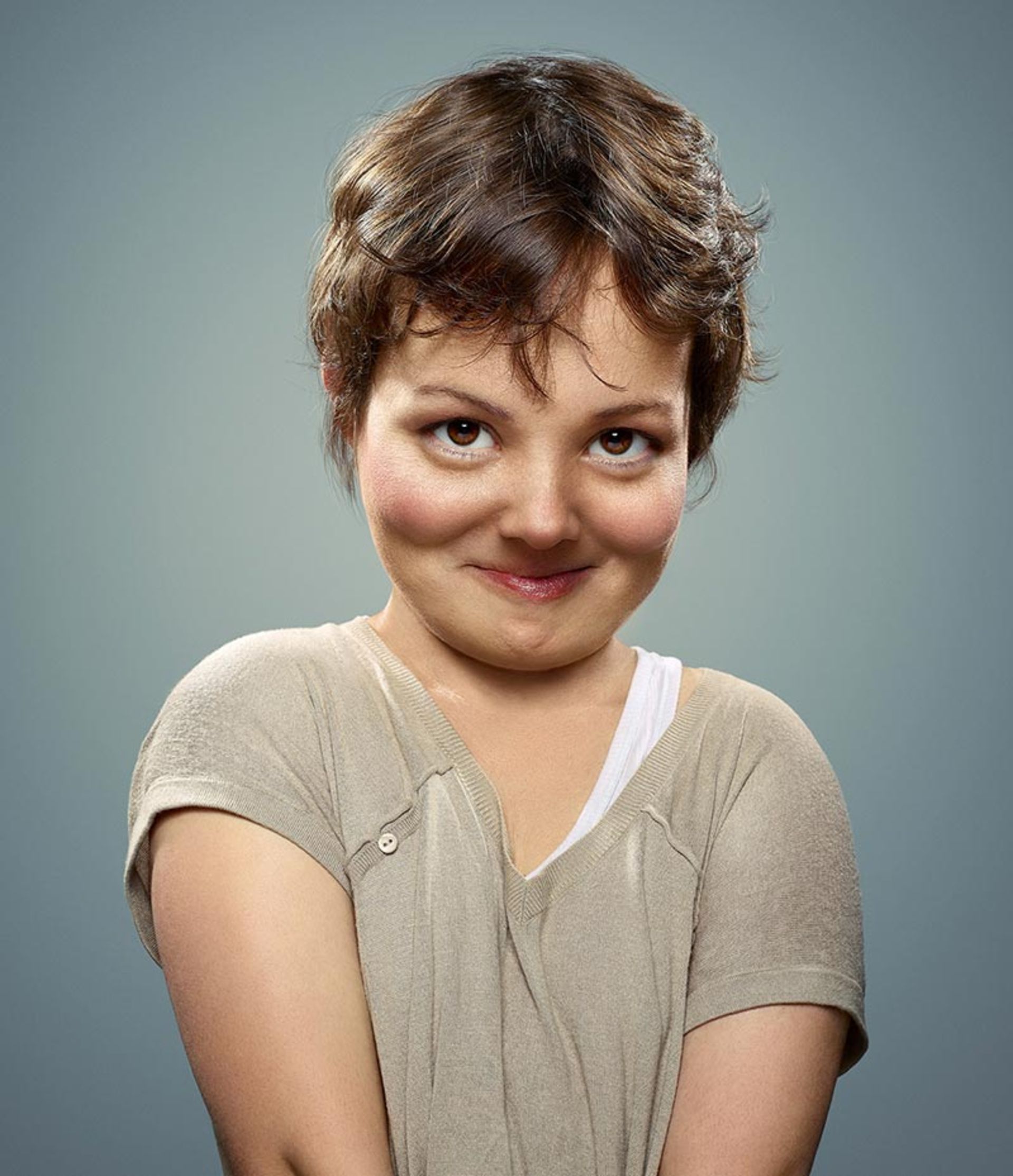 زن خجالتی در لباس کودک؛  اثر Cristian Girotto