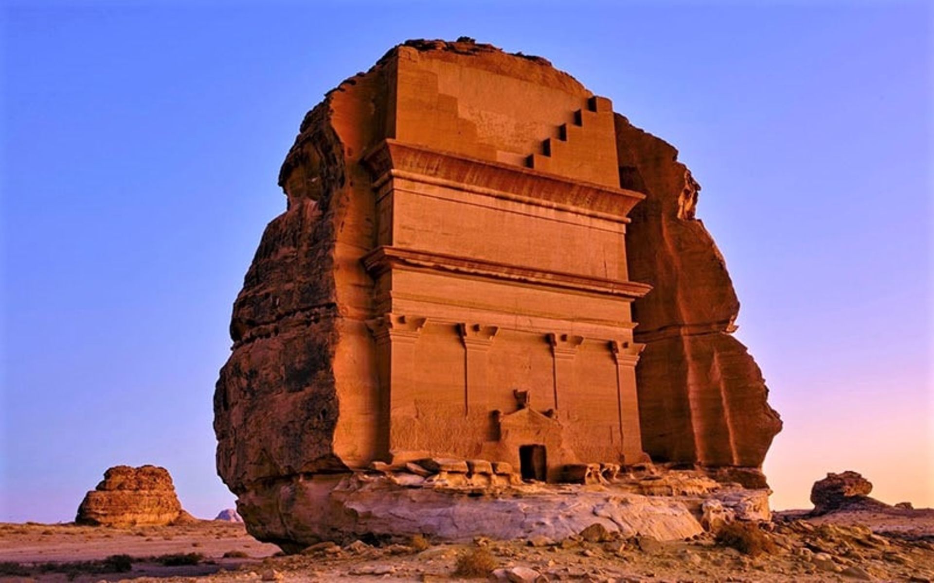 نمای ساختمانی تاریخی در هگرا عربستان، منبع عکس: edition.cnn.com، عکاس: ناشناس