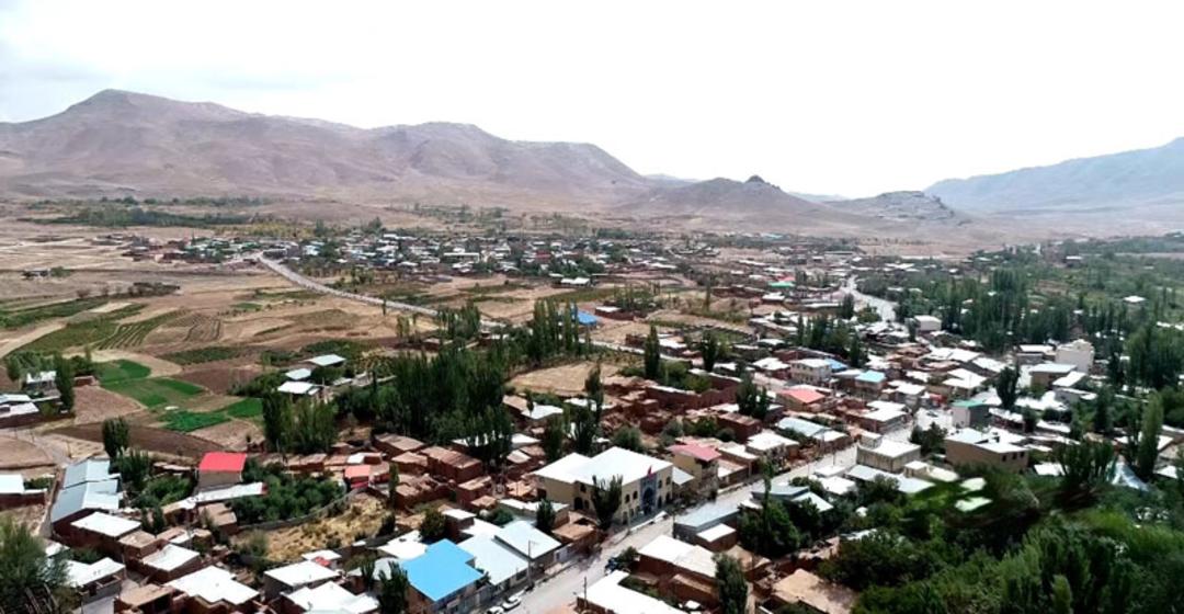 کامو و چوگان؛ منبع عکس: IRIB، عکاس: نامشخص