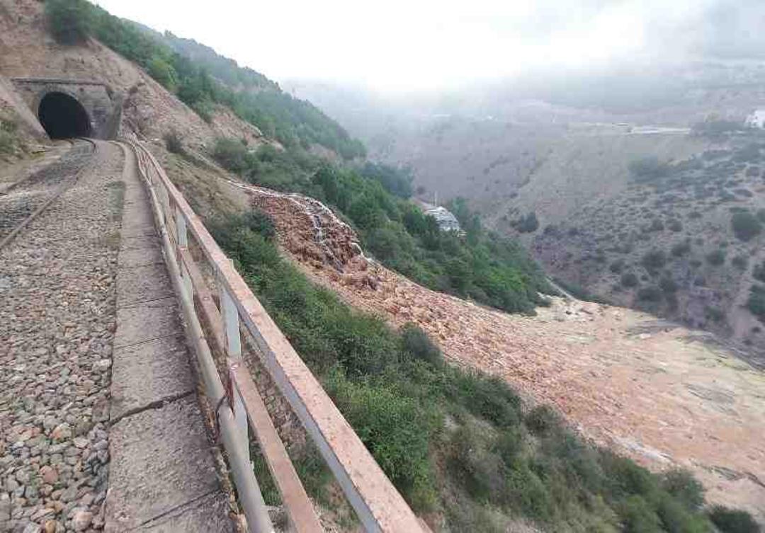 آبشار طبیعی شور آباد؛ منبع عکس: گوگل مپ؛ عکاس: Moji Y