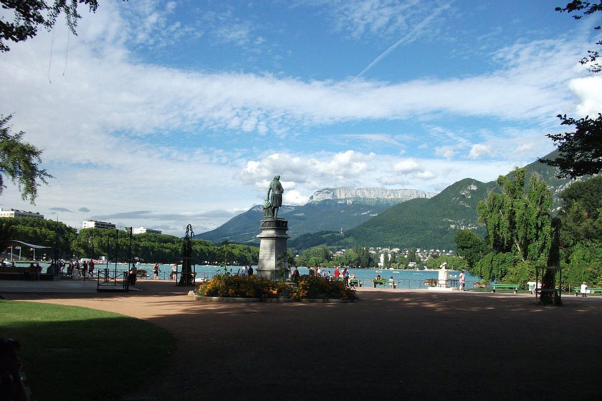 دریاچه انسی فرانسه؛ منبع: tripadvisor.com؛ عکاس: Gerardo D