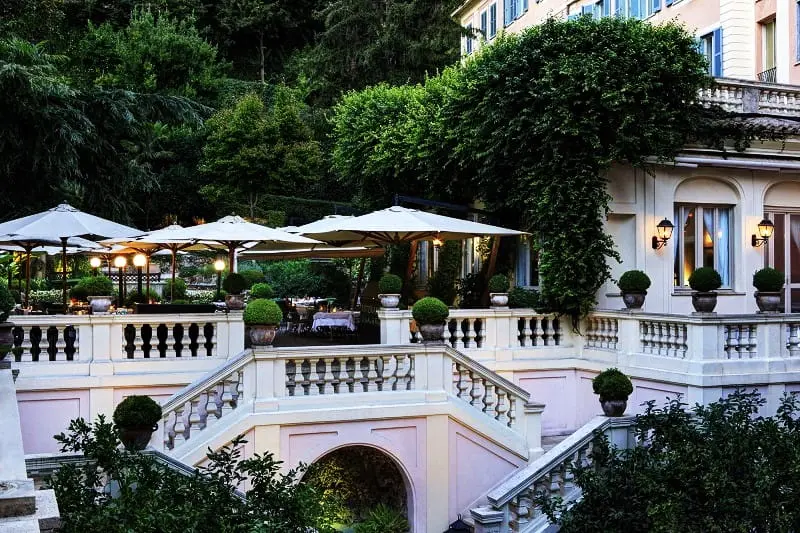 باغ رستوران هتل روکو فورت، منبع:  .roccofortehotels.com