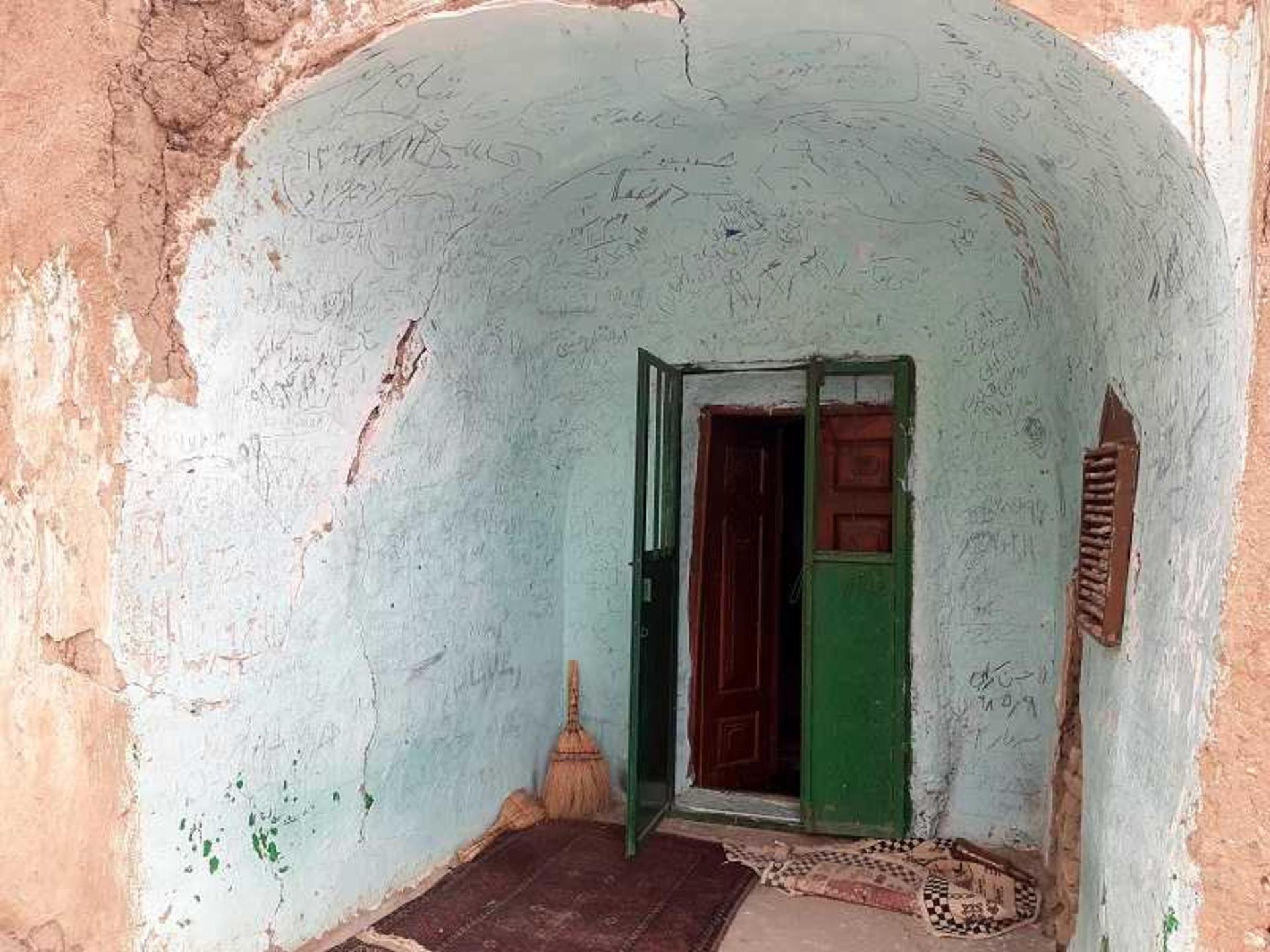 ورودی مقبره جرجیس نبی در سمنان، منبع عکس گوگل مپ؛ عکاس: نیما مجد آرا