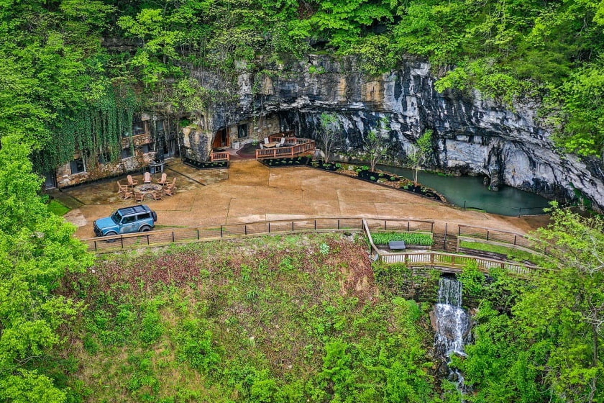اقامتگاه صخره ای بکهام کریک، منبع:beckhamcave