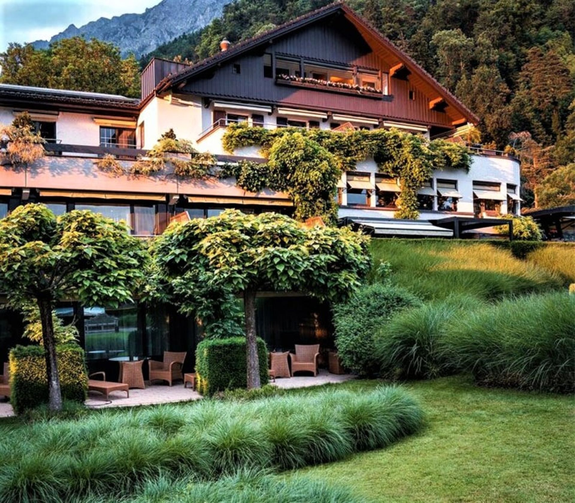 ساختمان مسکونی در لیختن اشتاین، منبع عکس:‌hotelsabovepar.com ، عکاس: ناشناس