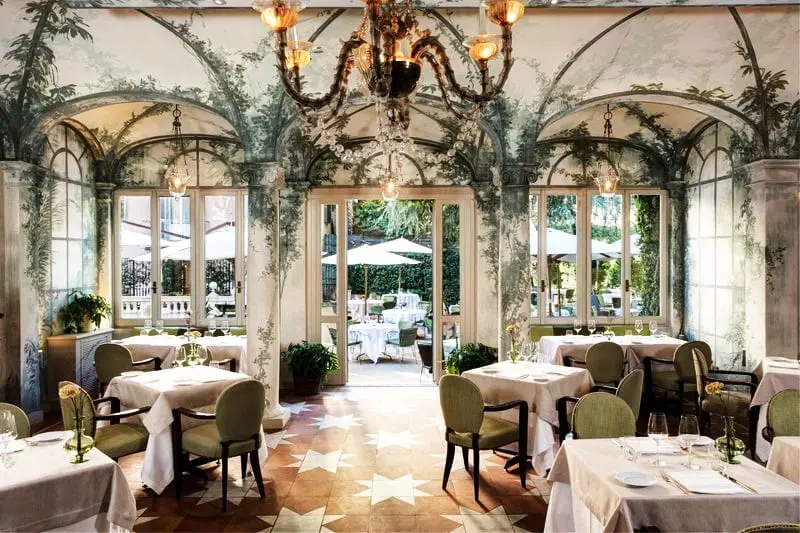 باغ رستوران هتل روکو فورت، منبع:  .roccofortehotels.com