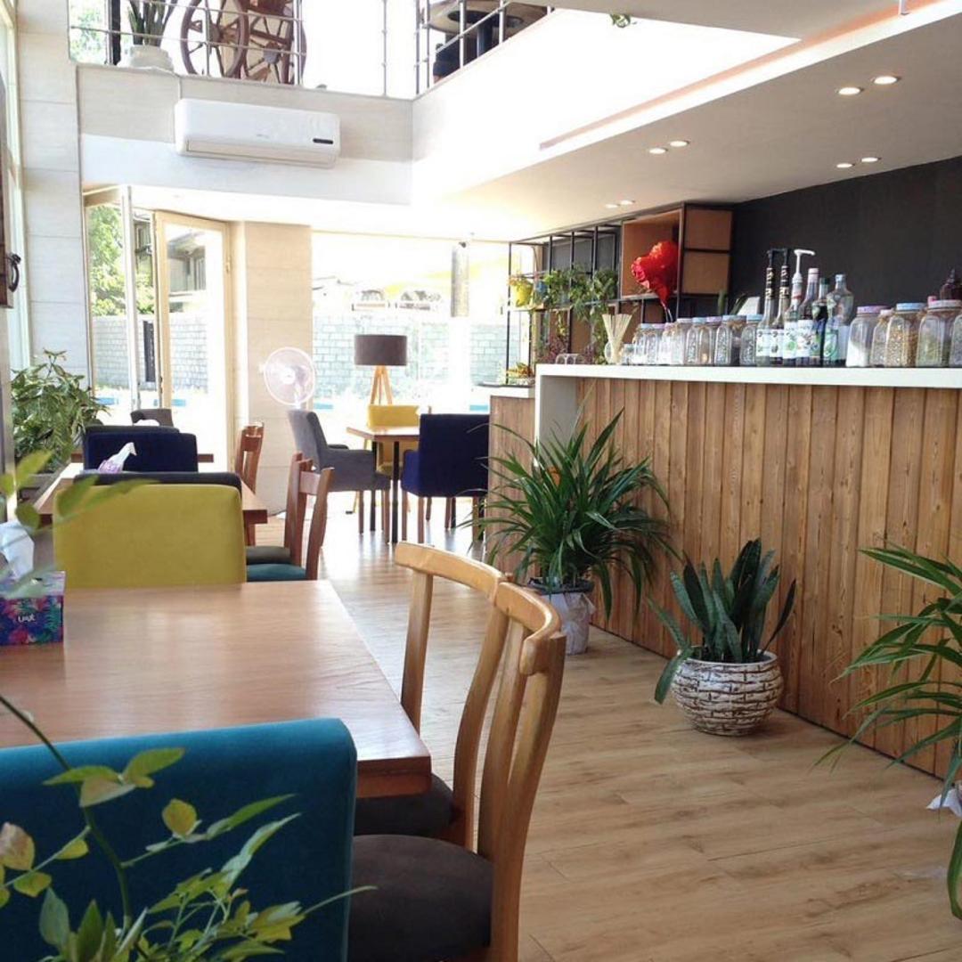 کافه فست‌فود کوبار در بندر انزلی؛ منبع عکس: اینستاگرام koobar.cafe؛ عکاس: نامشخص