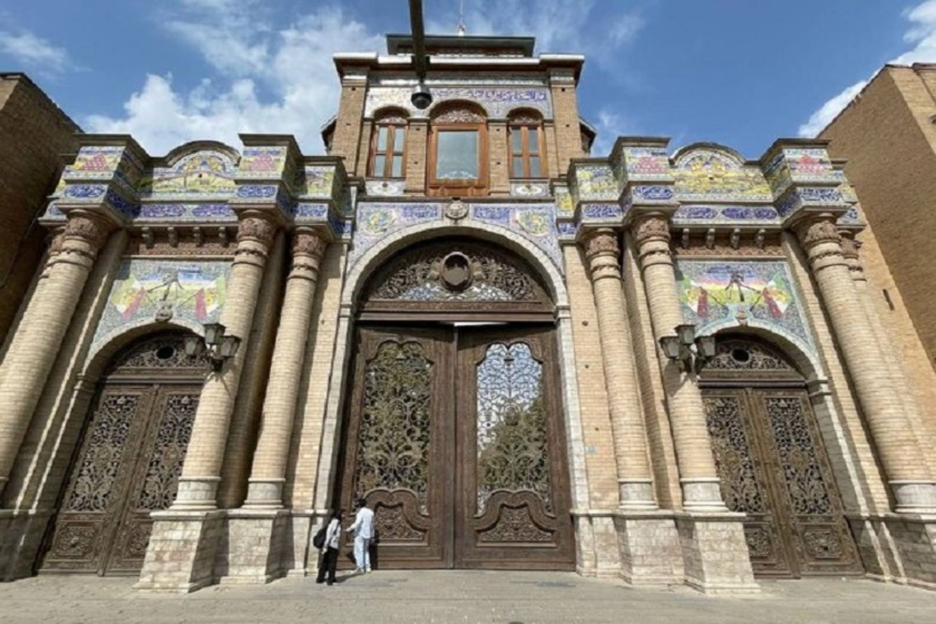 سردر باغ ملی