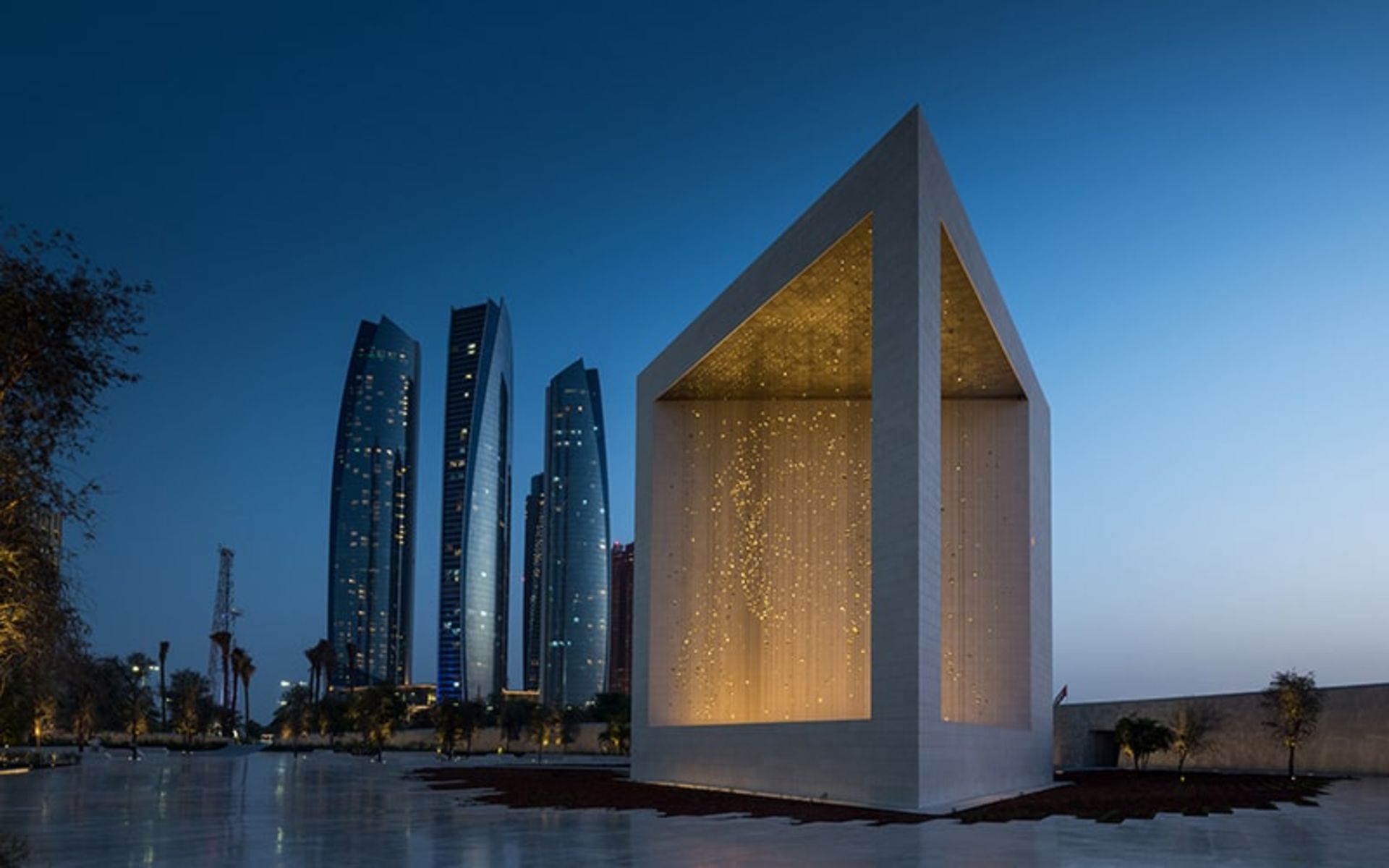 یادبود بنیانگذار در ابوظبی، منبع عکس: architectmagazine.com، عکاس: ناشناس