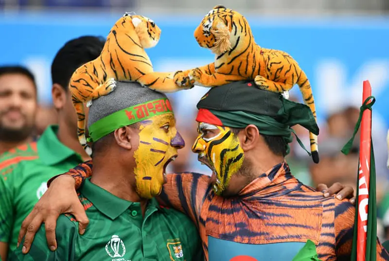 تماشاگران در مسابقات جام جهانی کریکت مردان در هند