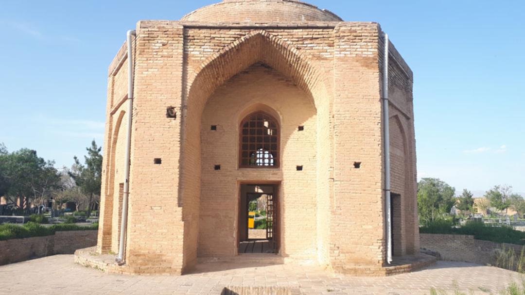تصویر چهارطاقی تیمور از نمای نزدیک؛ منبع عکس: گوگل مپ؛ عکاس: reza nazari