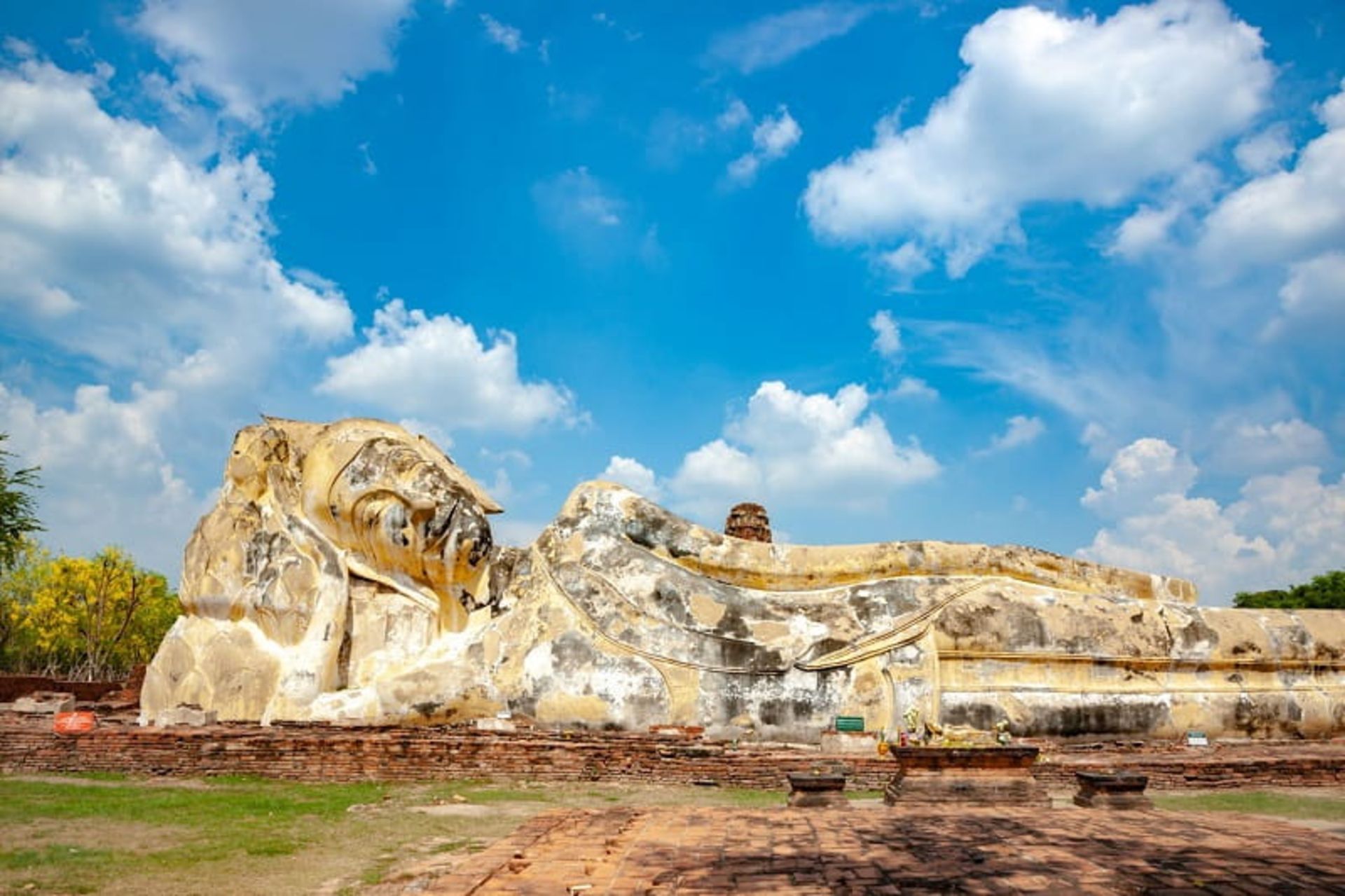 بودای وات لوکایاسوتارام، منبع: tourismthailand.org