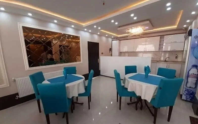 پذیرایی خانه مسافر عمارلو؛ منبع عکس: سفربازی، عکاس: نامشخص