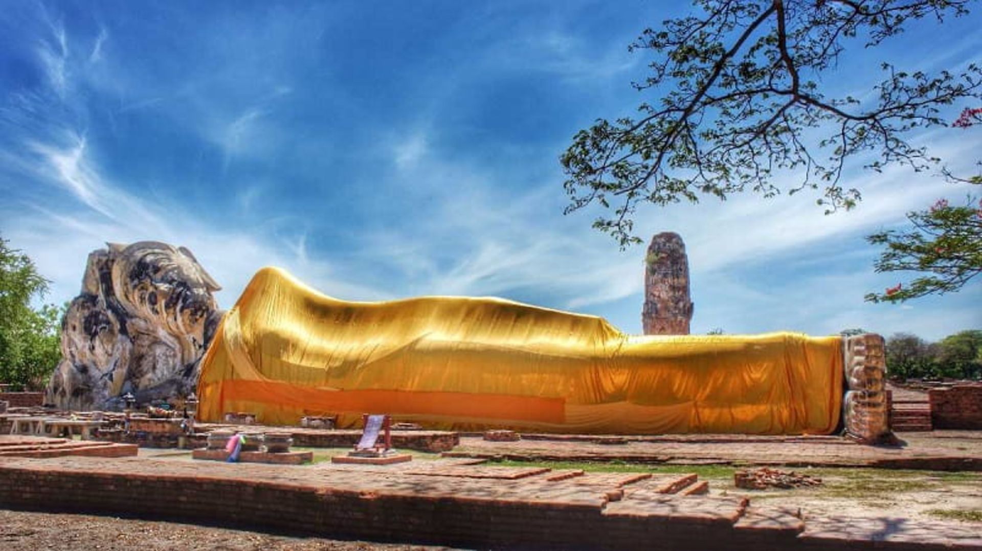 بودای وات لوکایاسوتارام، مبنع: بودای وات لوکایاسوتارام، مبنع: bkktours.com