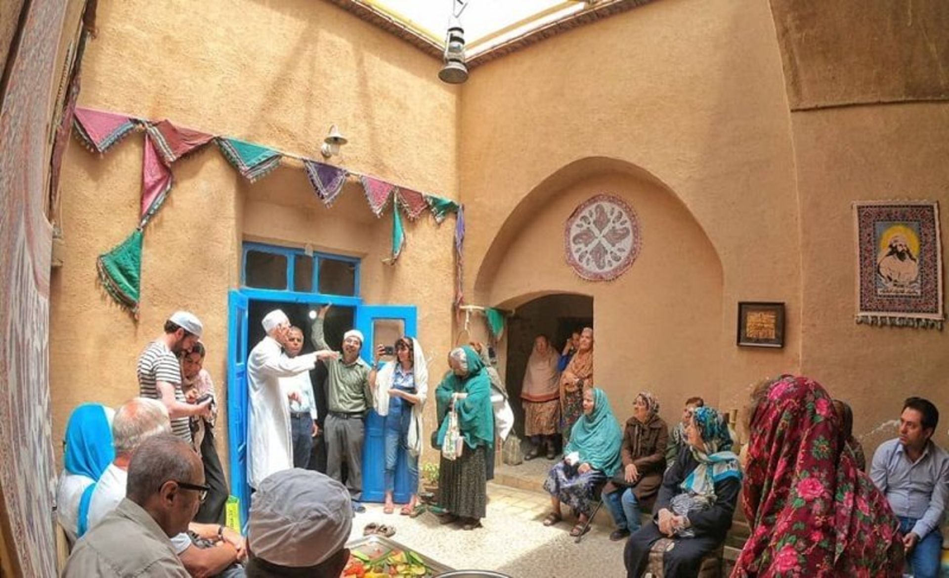 یکی از مراسم گاهنبارها ؛ منبع عکس: sepandarmaz.ir؛ عکاس: نامشخص