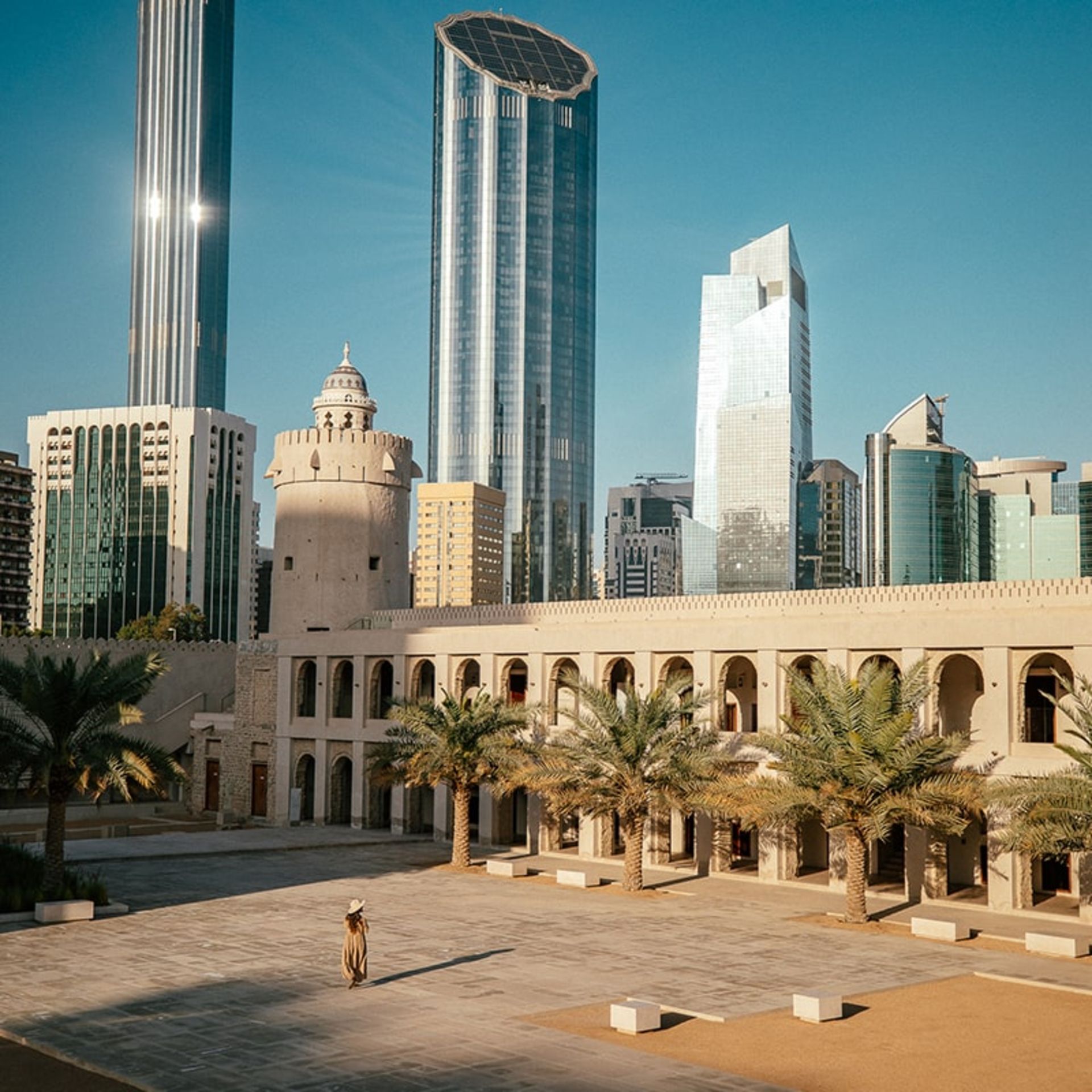 عکس هوایی قصر الحصن ابوظبی، منبع عکس: goanniewhere.com، عکاس: Annie